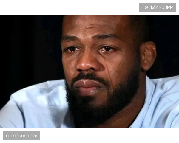 乔恩·琼斯训练完直接去提了辆布加迪，这人日常花销是拿金砖当零钱使吗